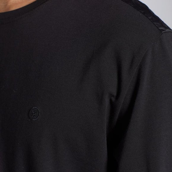 GIO Luxe Long Sleeve T Shirt - Picture 4 of 4